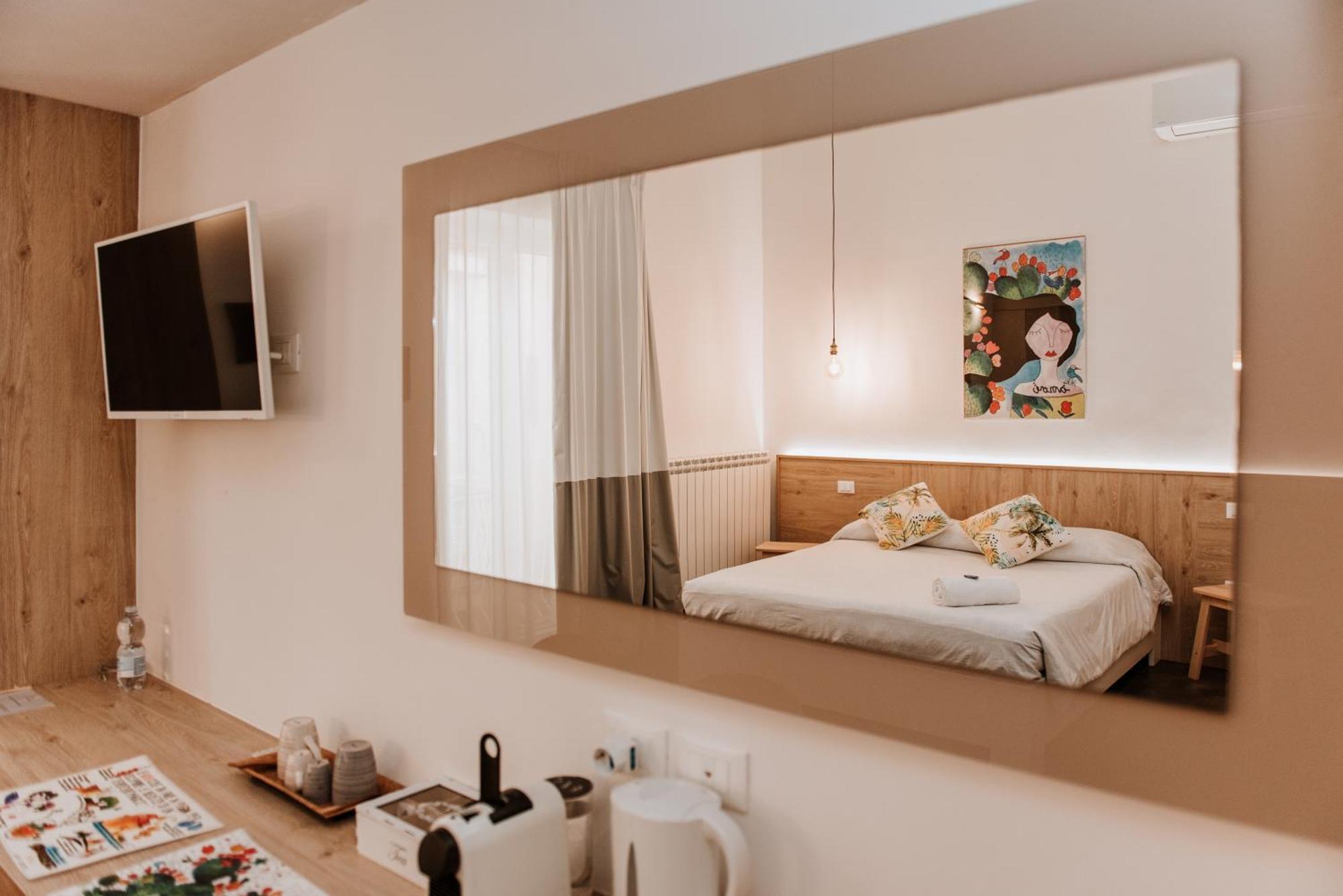 Terrae Hydrunti Bed and Breakfast Lecce Exteriör bild